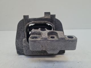 bontott VW GOLF VII Motor Tartó Bak Jobb