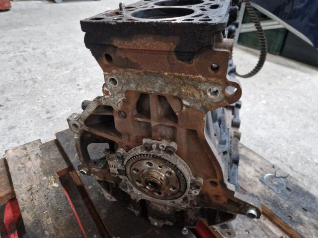 bontott VW GOLF VII Motorblokk (Fűzött)