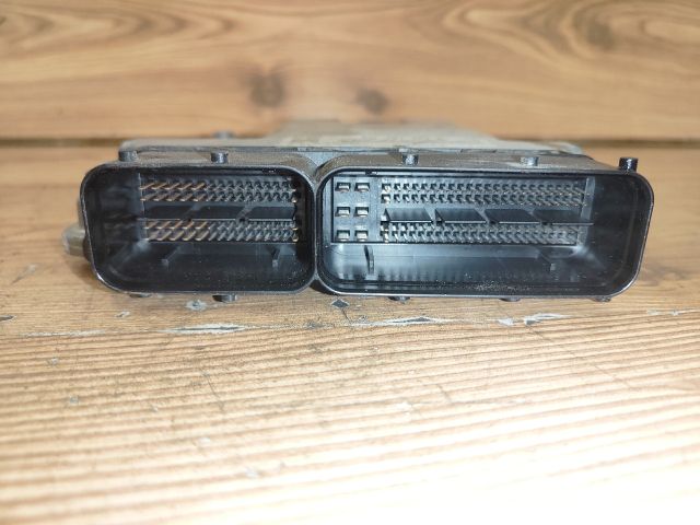 bontott VW GOLF VII Motorvezérlő