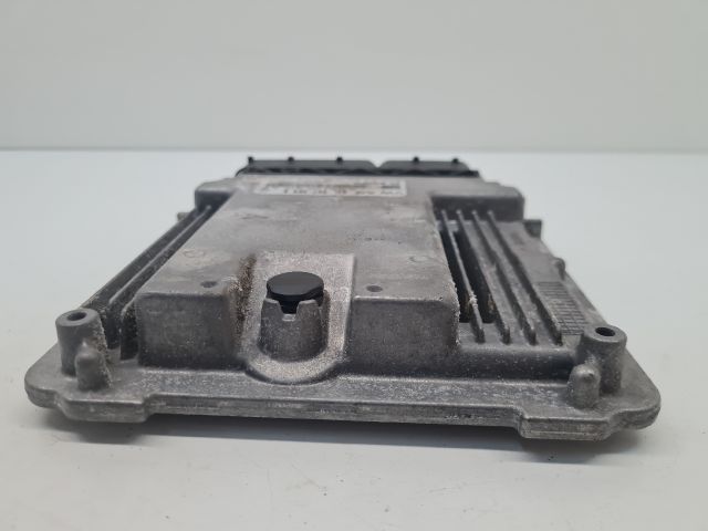 bontott VW GOLF VII Motorvezérlő