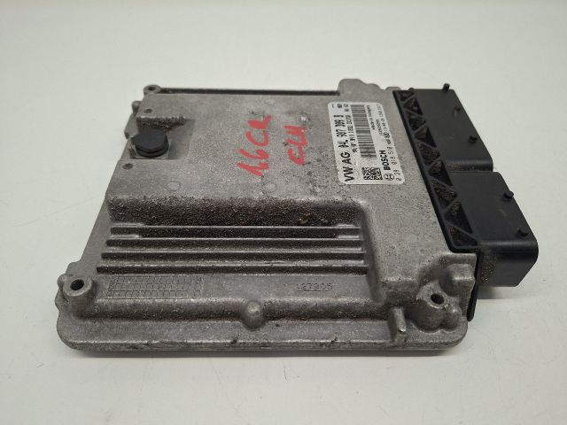 bontott VW GOLF VII Motorvezérlő