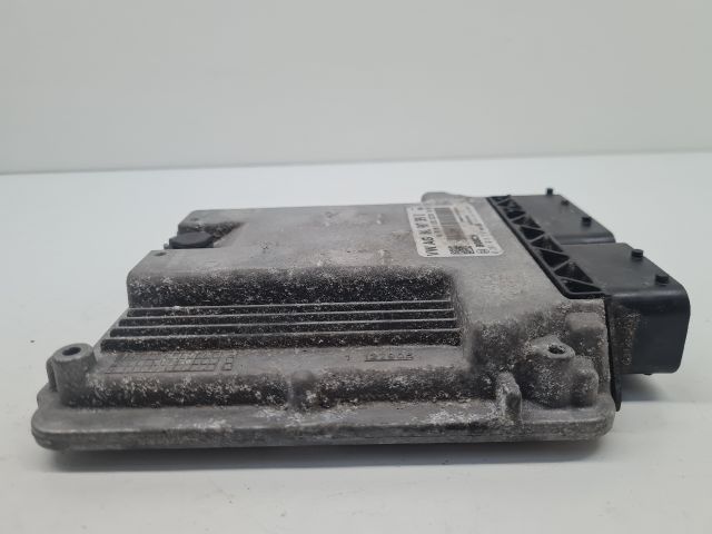 bontott VW GOLF VII Motorvezérlő