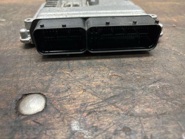 bontott VW GOLF VII Motorvezérlő