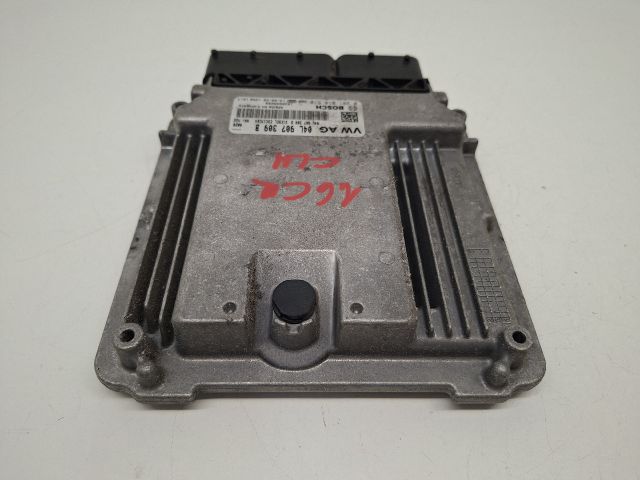 bontott VW GOLF VII Motorvezérlő