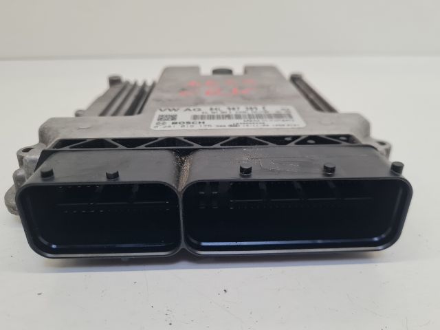 bontott VW GOLF VII Motorvezérlő