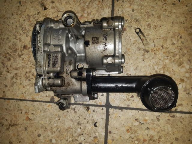 bontott VW GOLF VII Olajszivattyú