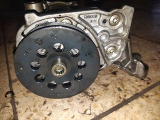 bontott VW GOLF VII Olajszivattyú