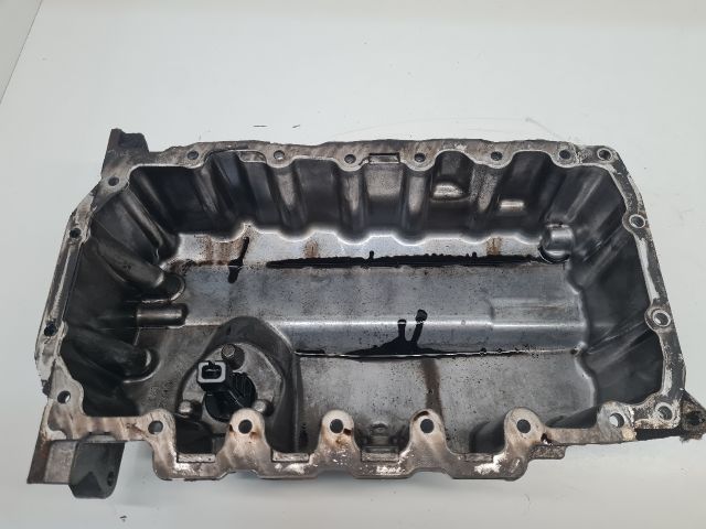 bontott VW GOLF VII Olajteknő