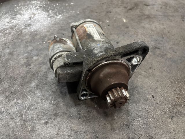 bontott VW GOLF VII Önindító