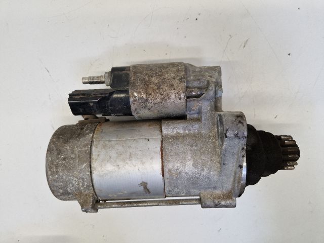 bontott VW GOLF VII Önindító