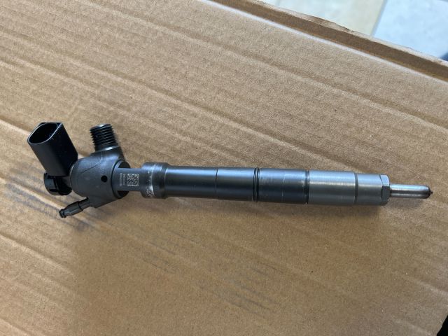 bontott VW GOLF VII Porlasztó (1 db)