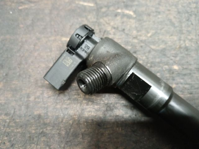 bontott VW GOLF VII Porlasztó (1 db)