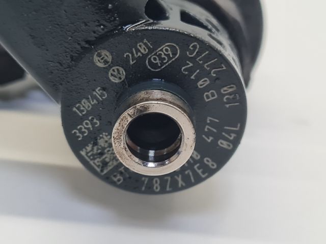 bontott VW GOLF VII Porlasztó Sor / Híd