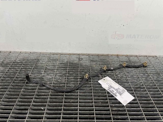 bontott VW GOLF VII Résolajcső