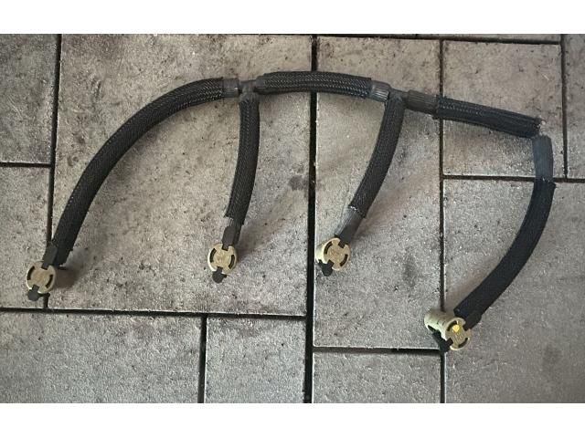 bontott VW GOLF VII Résolajcső