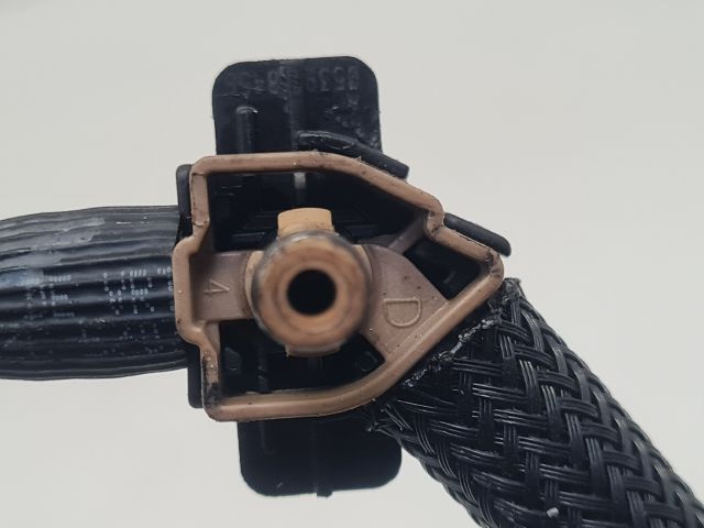 bontott VW GOLF VII Résolajcső