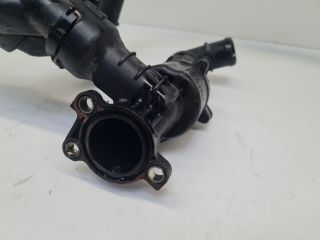 bontott VW GOLF VII Termosztátház Csővel