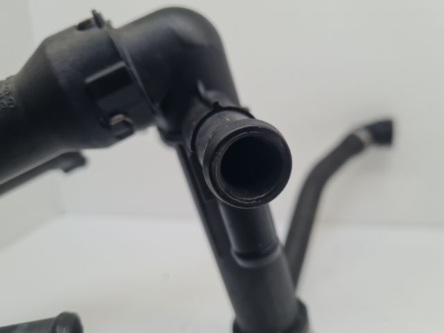 bontott VW GOLF VII Termosztátház Csővel