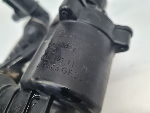 bontott VW GOLF VII Termosztátház Csővel