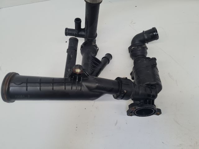 bontott VW GOLF VII Termosztátház Csővel