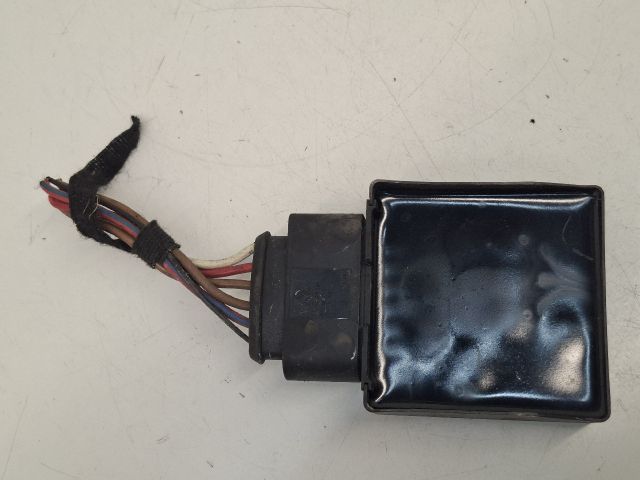 bontott VW GOLF VII Üzemanyag Szivattyú Relé