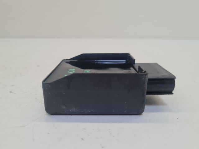 bontott VW GOLF VII Üzemanyag Szivattyú Relé