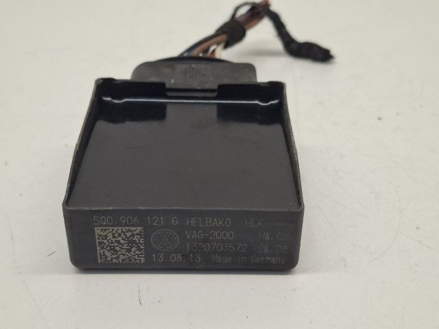 bontott VW GOLF VII Üzemanyag Szivattyú Relé