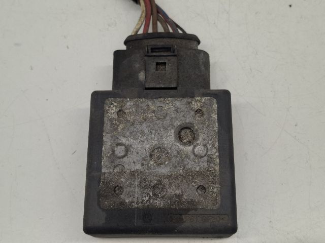 bontott VW GOLF VII Üzemanyag Szivattyú Relé