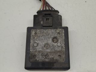 bontott VW GOLF VII Üzemanyag Szivattyú Relé