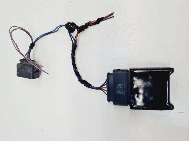 bontott VW GOLF VII Üzemanyag Szivattyú Relé