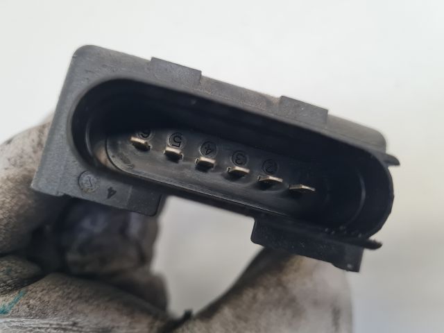 bontott VW GOLF VII Üzemanyag Szivattyú Relé