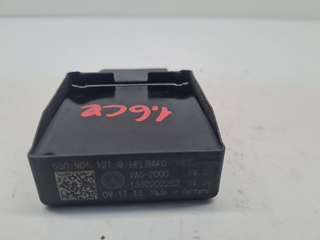 bontott VW GOLF VII Üzemanyag Szivattyú Relé