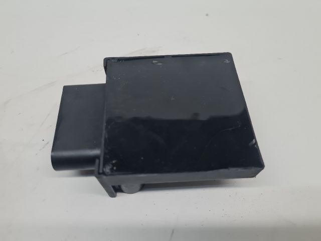 bontott VW GOLF VII Üzemanyag Szivattyú Relé