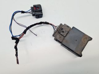 bontott VW GOLF VII Üzemanyag Szivattyú Relé