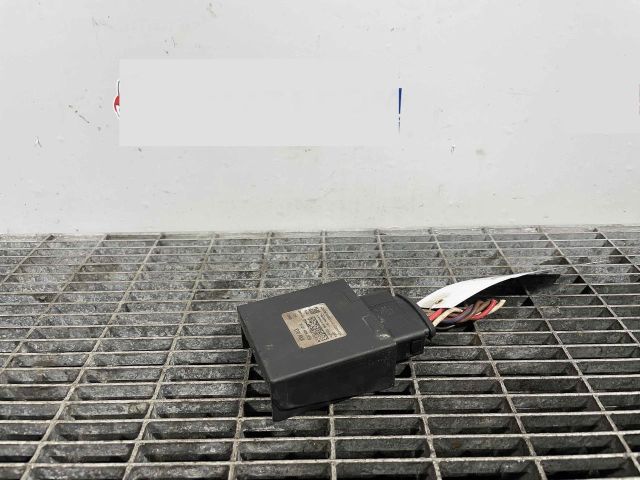 bontott VW GOLF VII Üzemanyag Szivattyú Relé