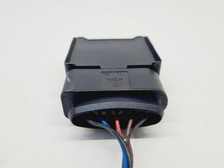 bontott VW GOLF VII Üzemanyag Szivattyú Relé