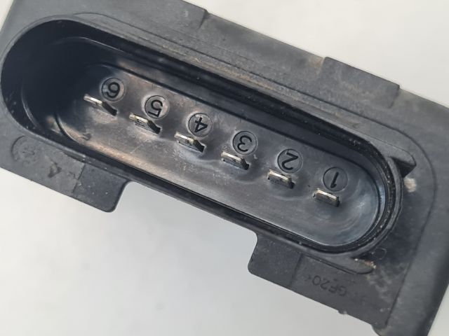 bontott VW GOLF VII Üzemanyag Szivattyú Relé