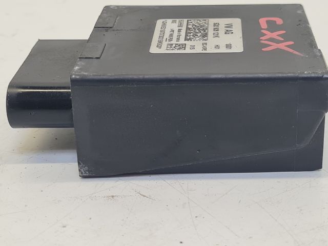 bontott VW GOLF VII Üzemanyag Szivattyú Relé