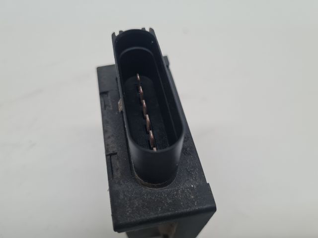 bontott VW GOLF VII Üzemanyag Szivattyú Relé