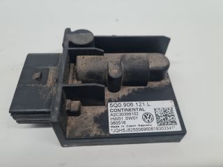 bontott VW GOLF VII Üzemanyag Szivattyú Relé