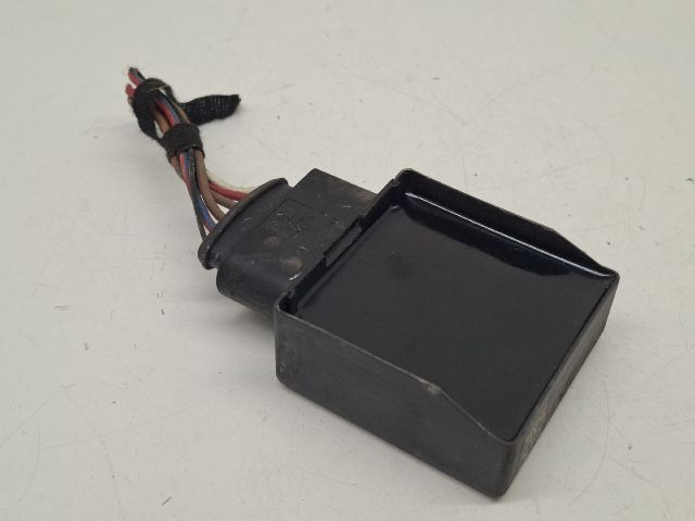 bontott VW GOLF VII Üzemanyag Szivattyú Relé