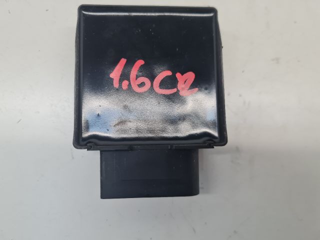 bontott VW GOLF VII Üzemanyag Szivattyú Relé