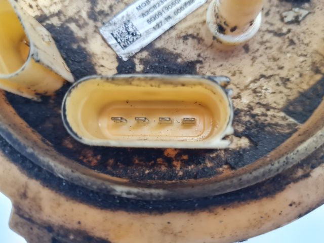 bontott VW GOLF VII Üzemanyag Szivattyú