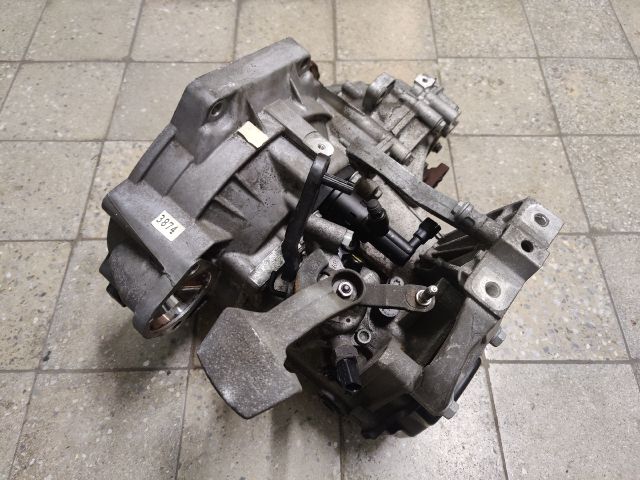 bontott VW GOLF VII Váltó (Mechanikus)