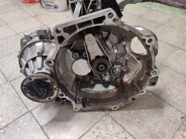 bontott VW GOLF VII Váltó (Mechanikus)