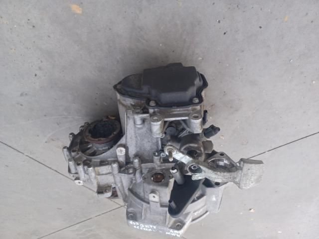 bontott VW GOLF VII Váltó (Mechanikus)