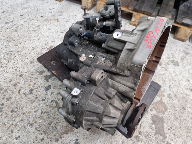 bontott VW GOLF VII Váltó (Mechanikus)