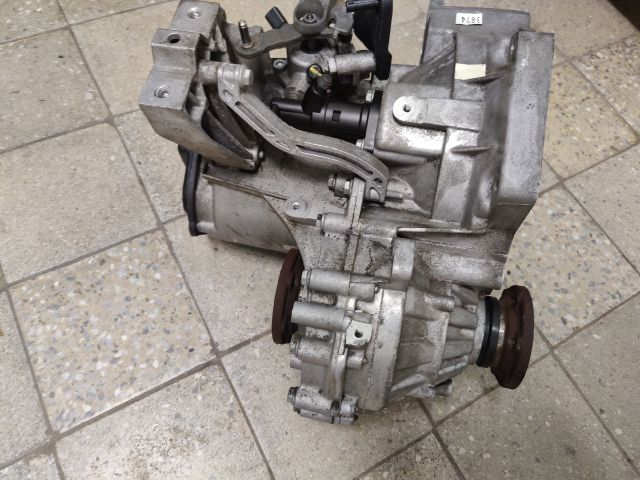 bontott VW GOLF VII Váltó (Mechanikus)