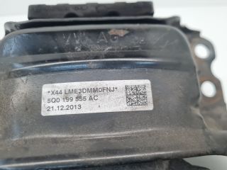 bontott VW GOLF VII Váltó Tartó Bak (Pozíciófüggetlen)