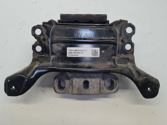 bontott VW GOLF VII Váltó Tartó Bak (Pozíciófüggetlen)